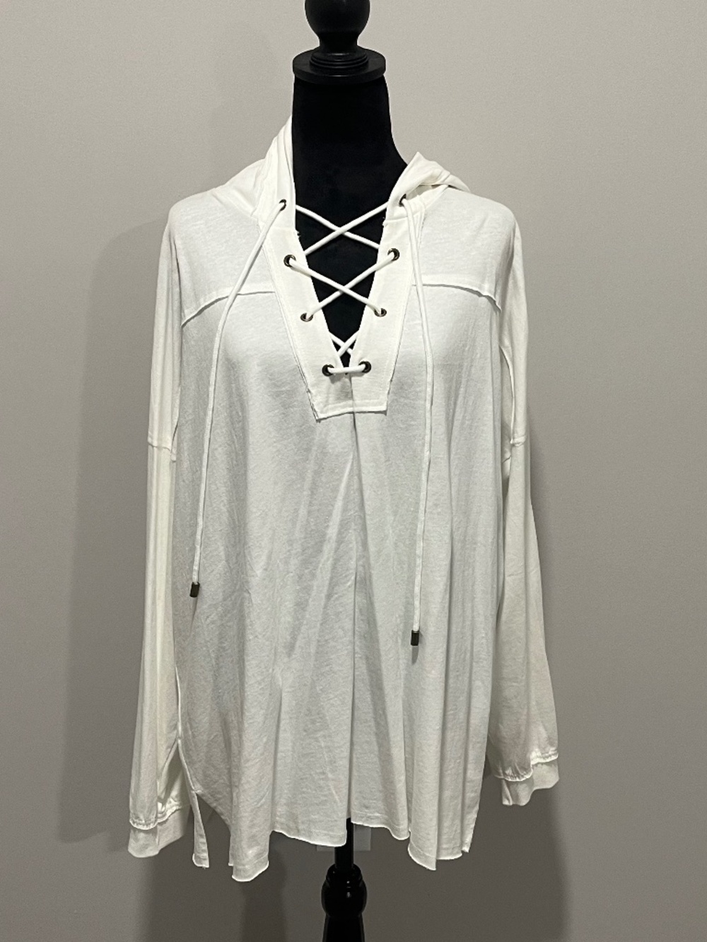 Bibi Oversized White Hoodie With Lace up V Neck Size XL NWT